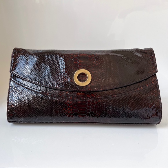 $210 NWOT ADRIENNE VITTADINI Patent Leather Large Clutch Python Brown Gold - Picture 13 of 13